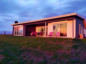 Unwind Private Island Getaway - Lakefront